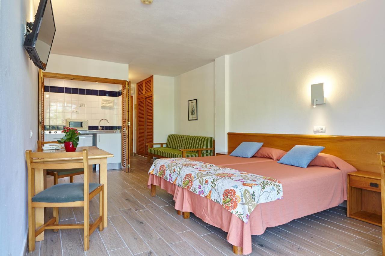 Apartamentos Ses Savines ซานอันโตนิโอ ภายนอก รูปภาพ